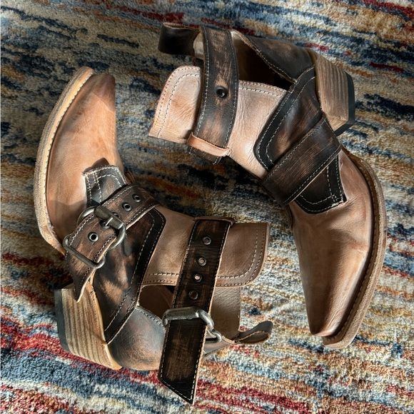 Freebird Mayham boots with buckle. Size 9. - Picture 3 of 7